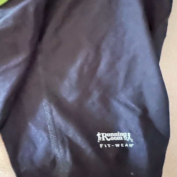 Running room shorts - Picture 2 of 3